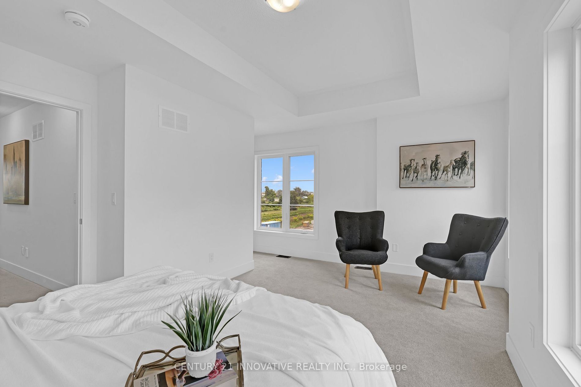 82 Waterside Way