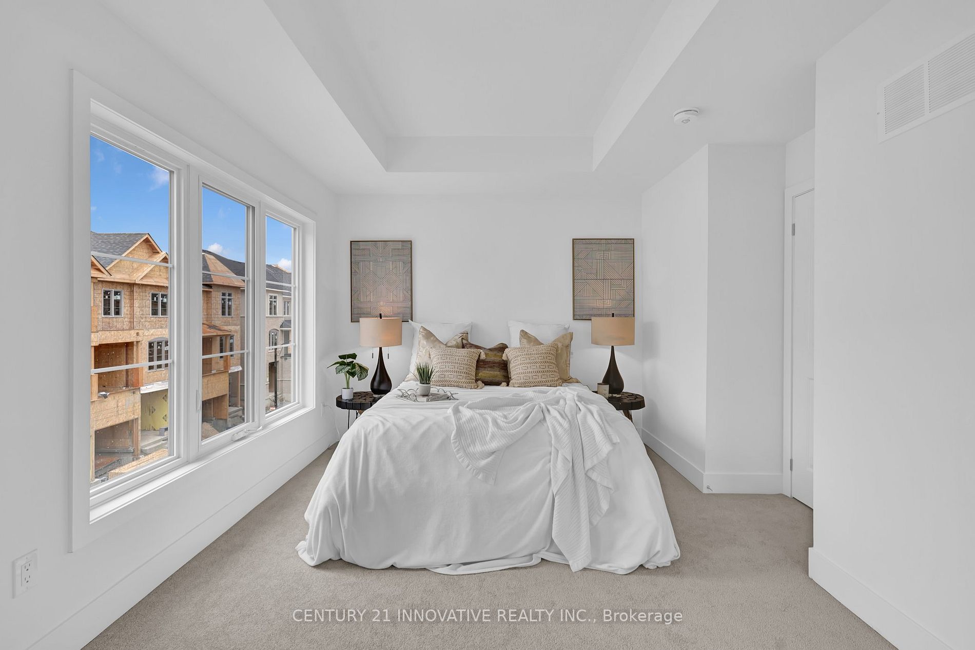 82 Waterside Way