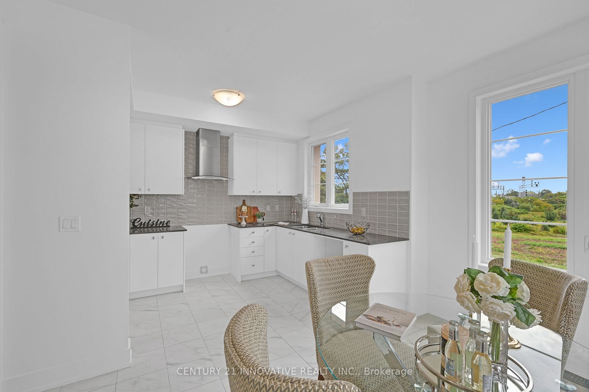 82 Waterside Way