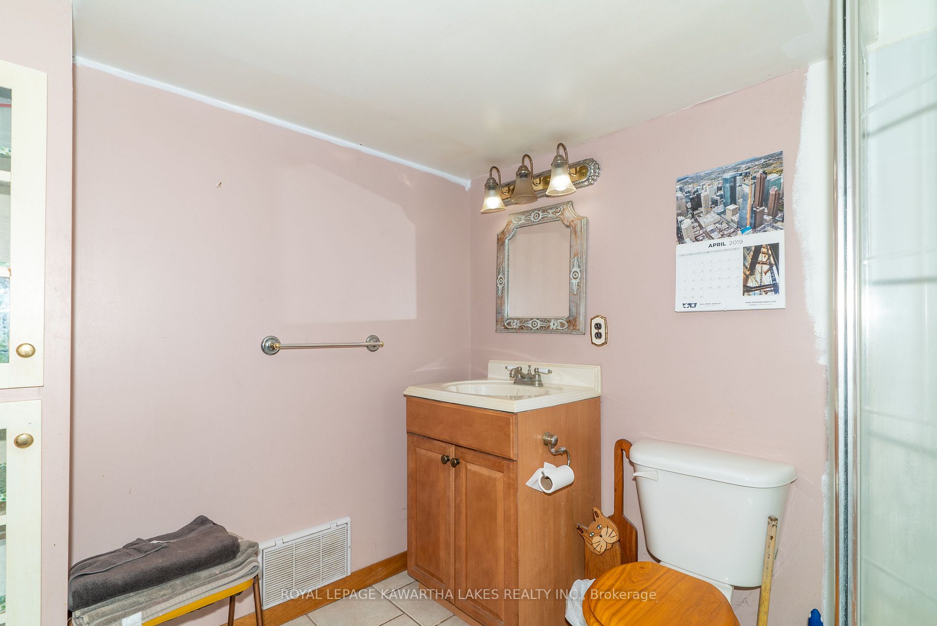 19020 Simcoe St