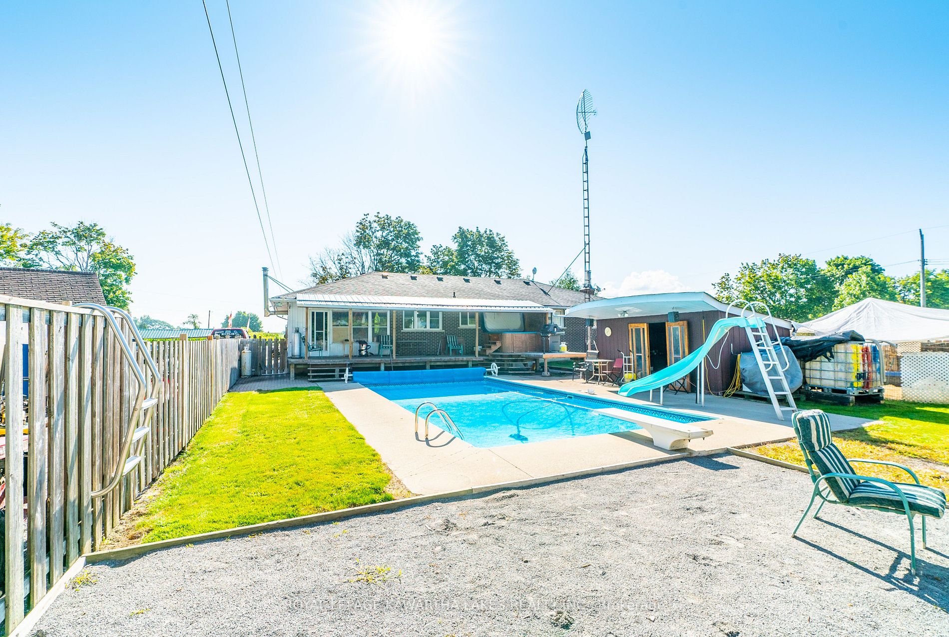 19020 Simcoe St