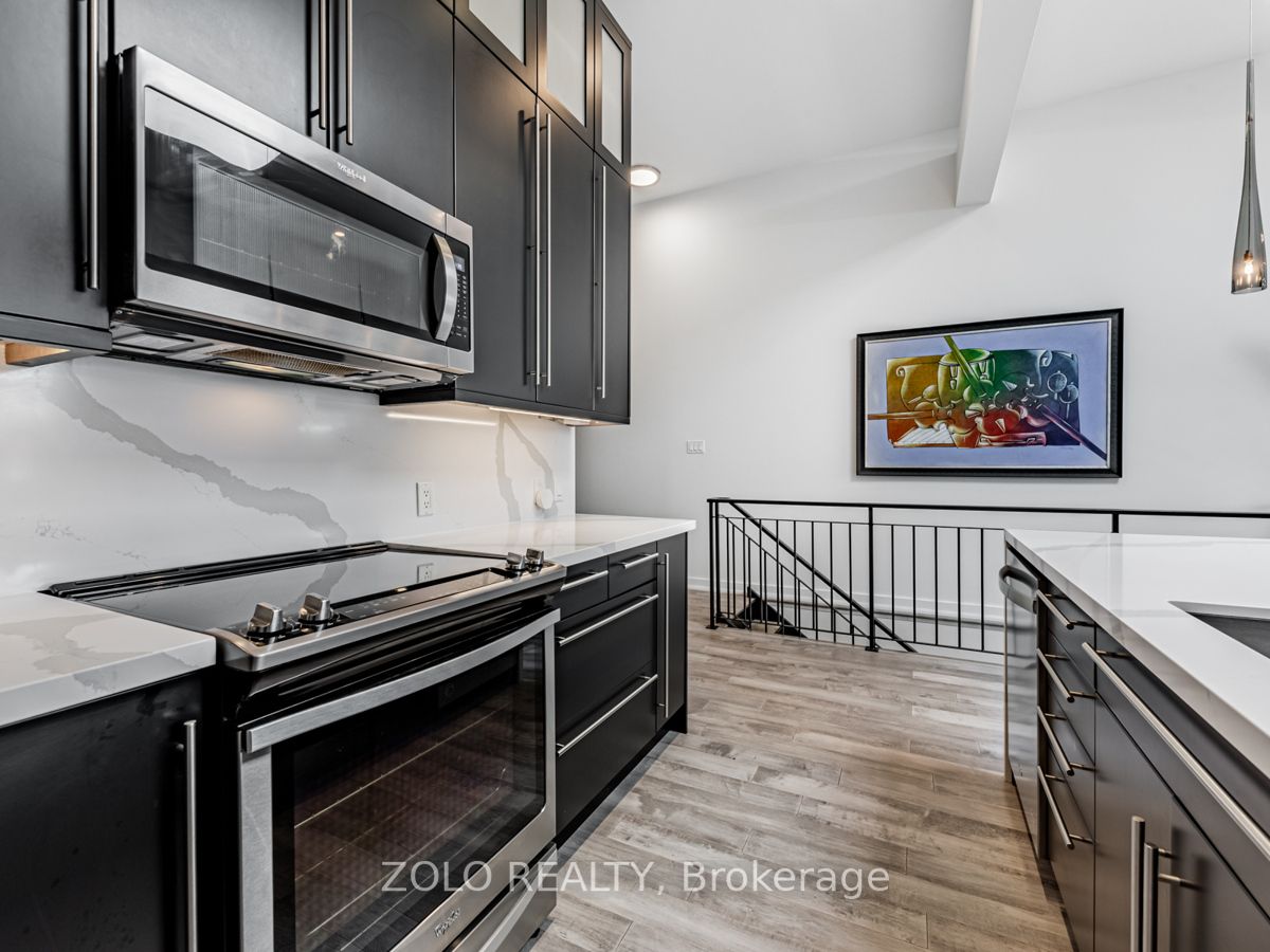 1842 Queen St E, #304