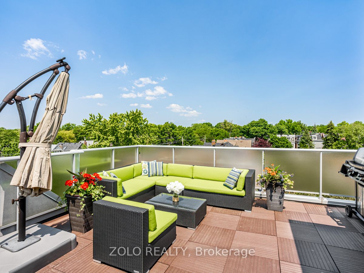 1842 Queen St E, #304