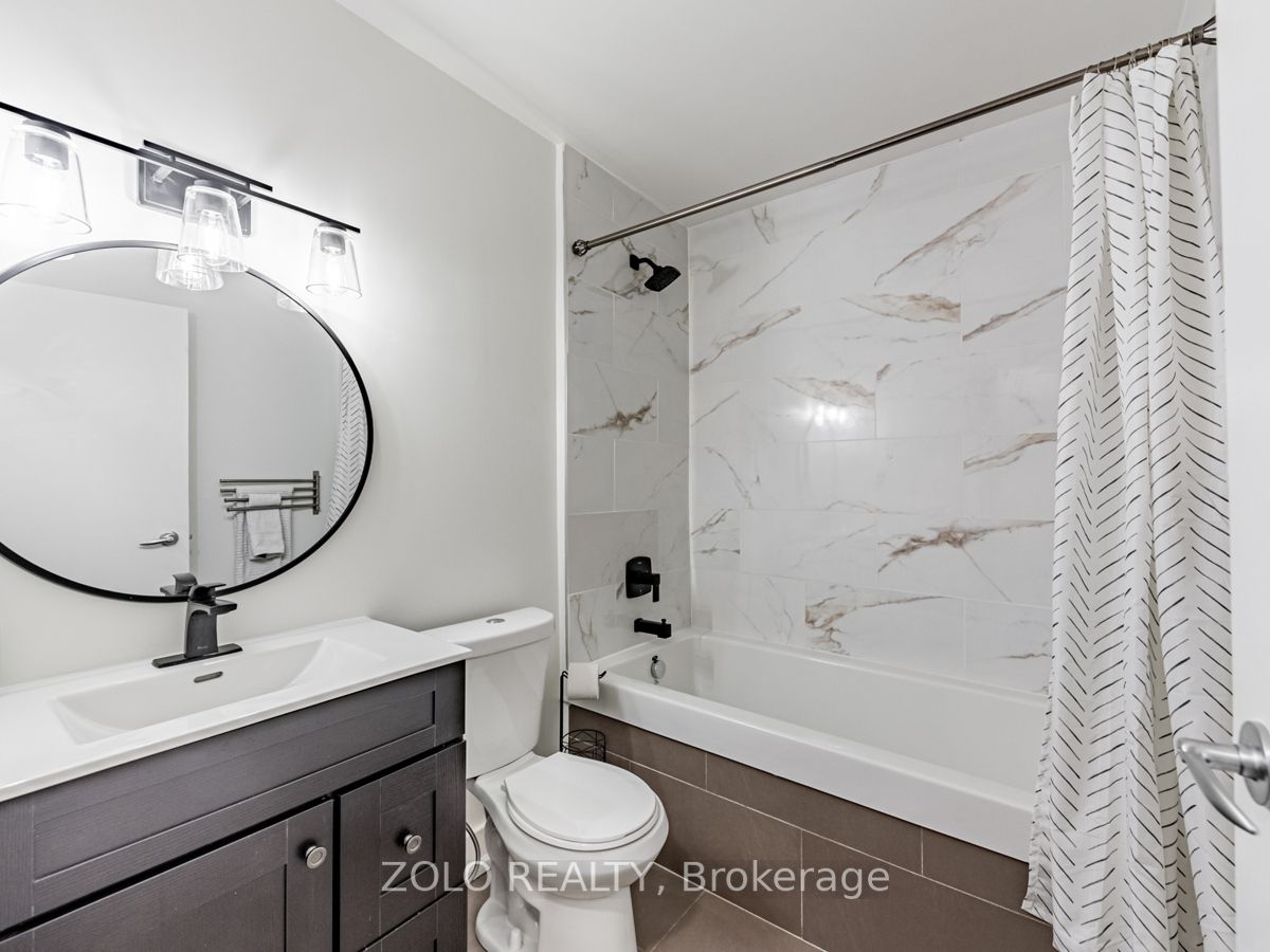 1842 Queen St E, #304