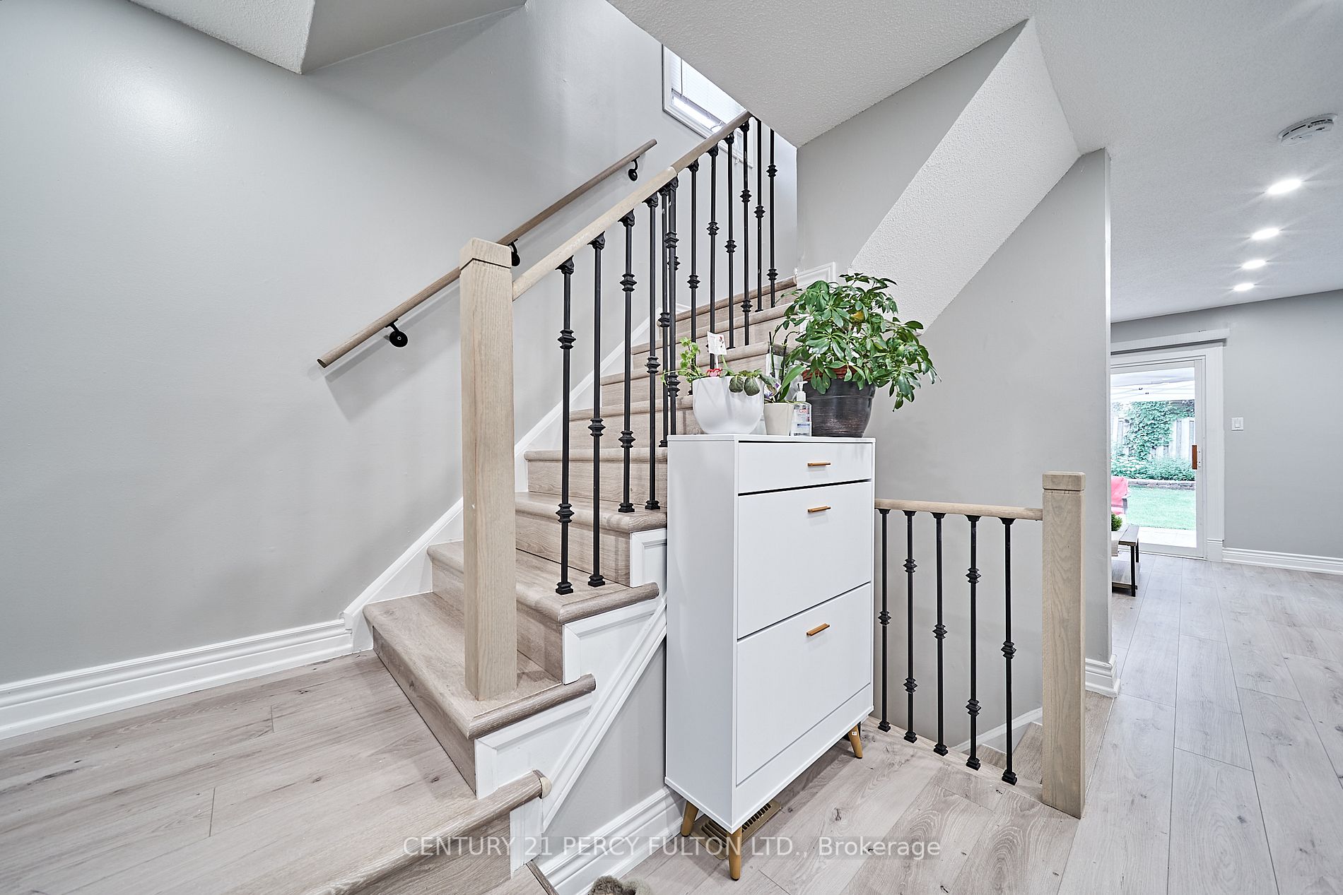 41 Radford Dr