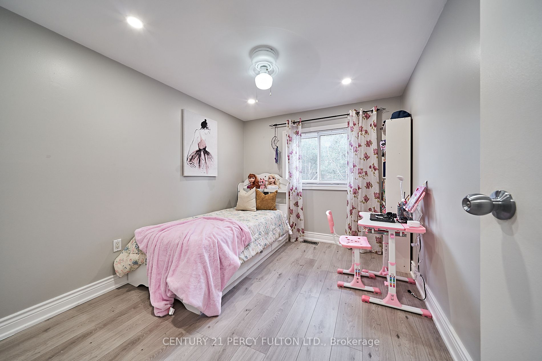 41 Radford Dr