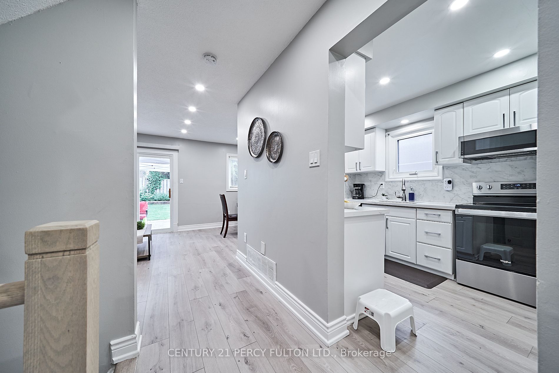 41 Radford Dr
