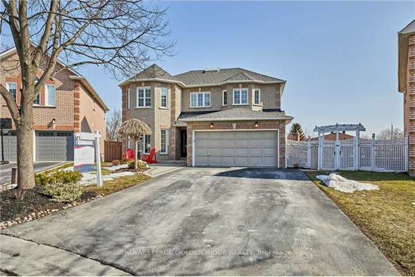 549 Mcleod Cres, Pickering