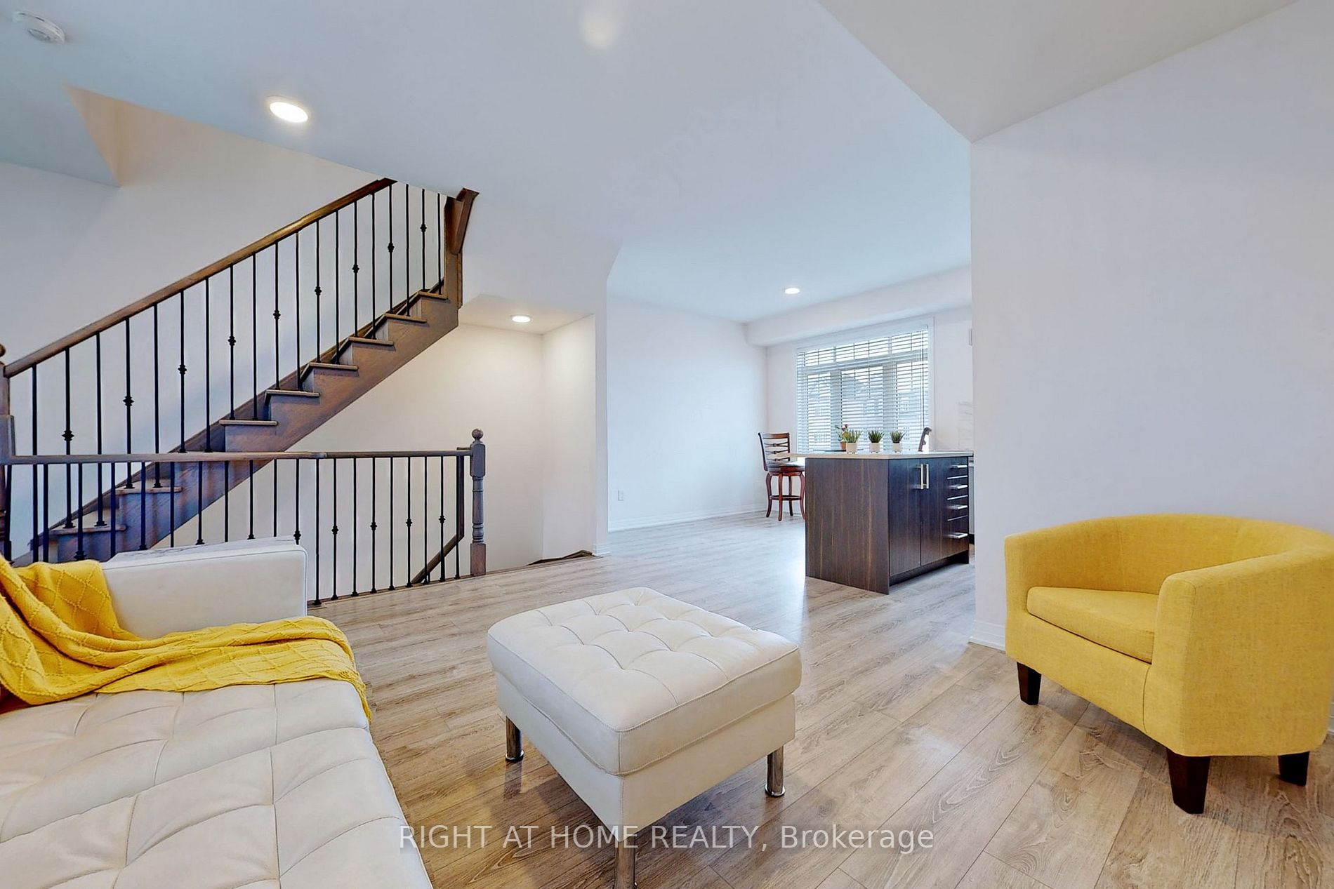 74 Ambereen Pl