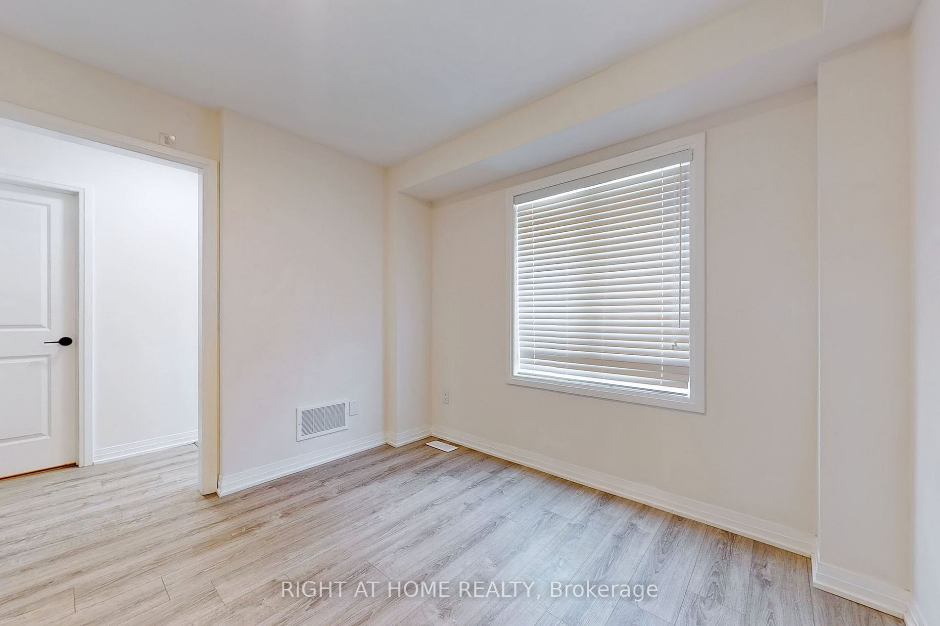 74 Ambereen Pl