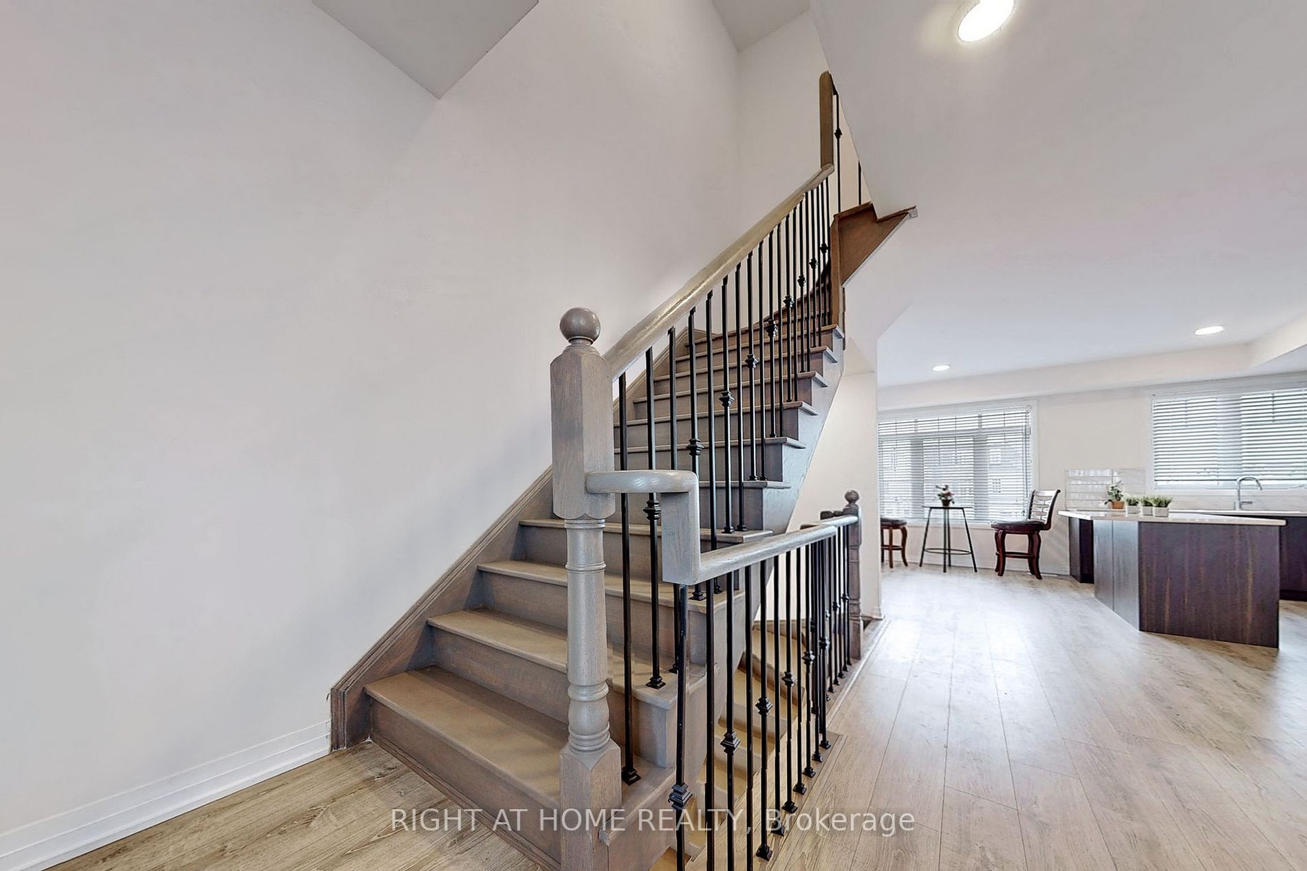 74 Ambereen Pl