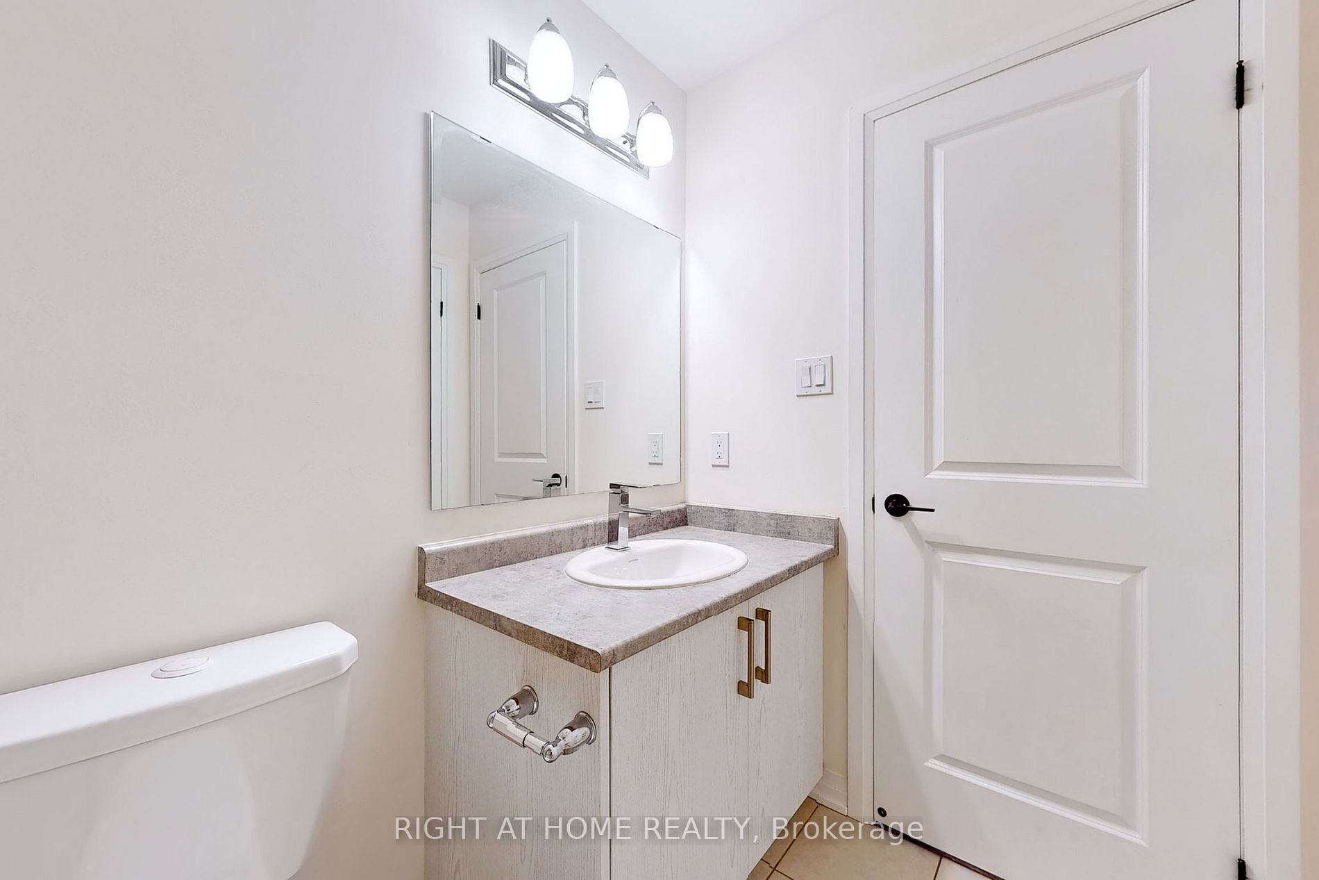 74 Ambereen Pl