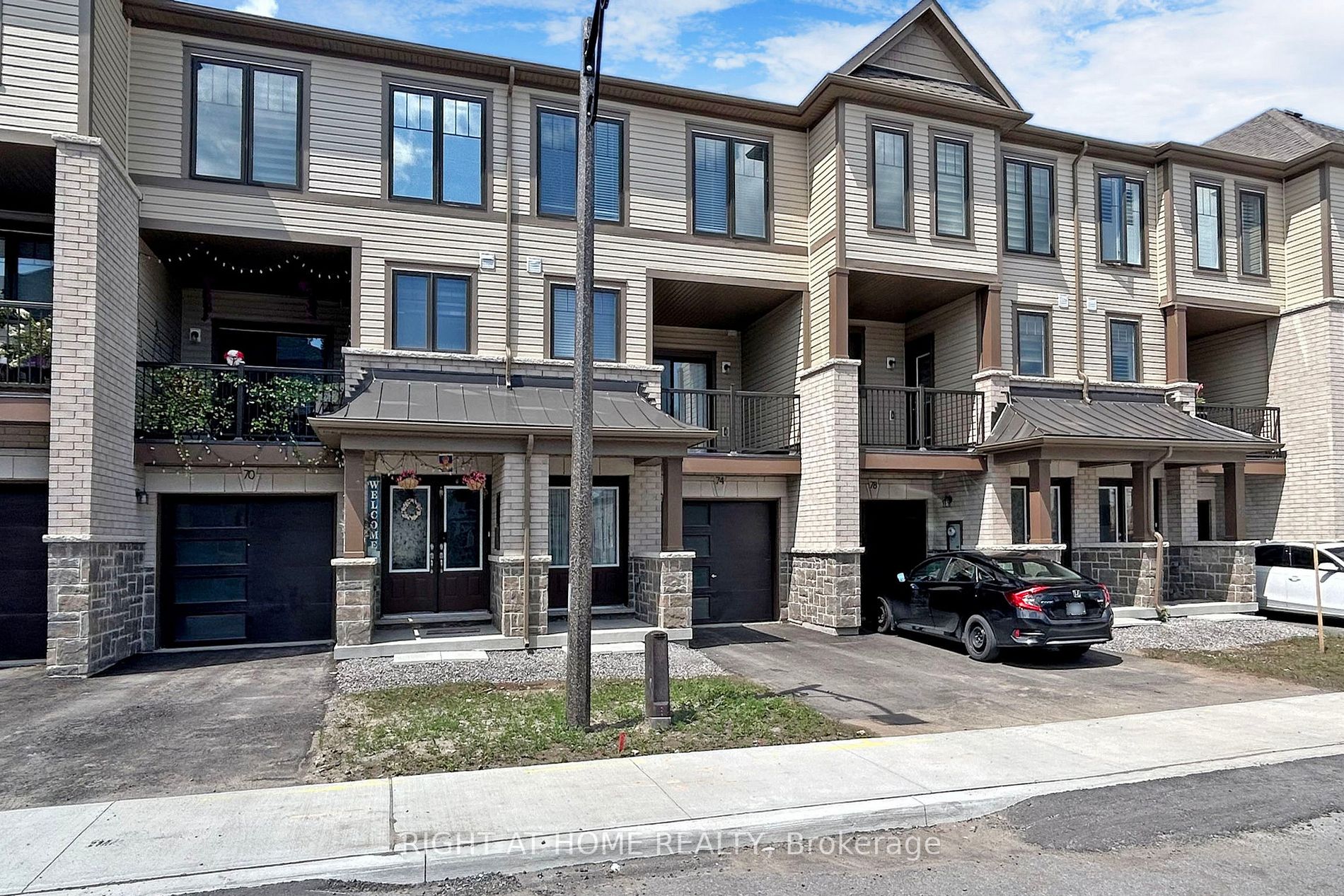 74 Ambereen Pl