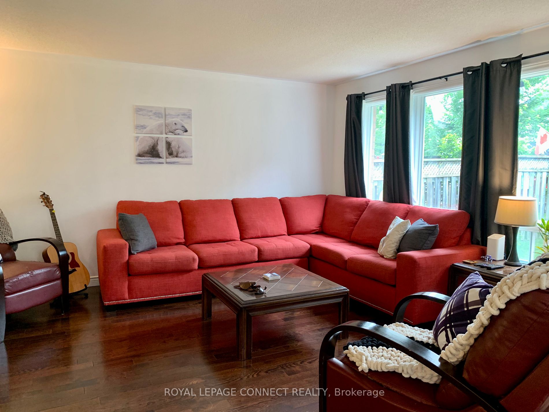 37 Brownstone Cres