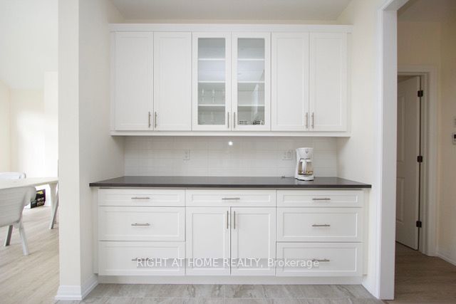 38 Waterbury Cres