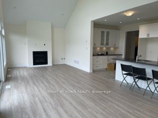 38 Waterbury Cres