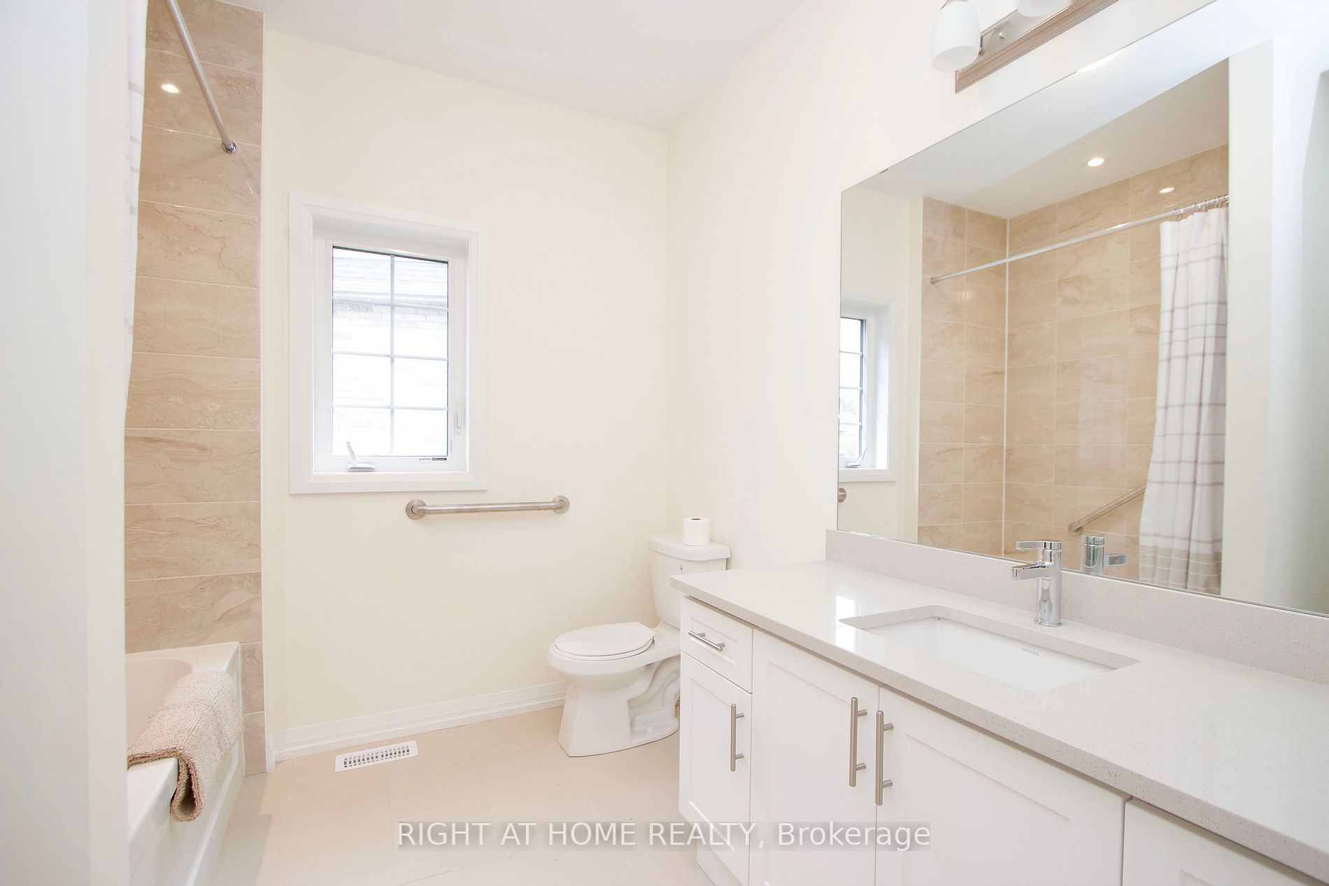 38 Waterbury Cres
