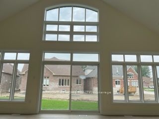 38 Waterbury Cres