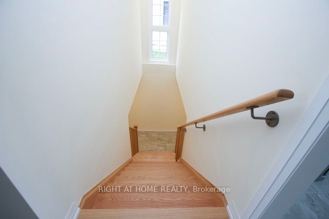 38 Waterbury Cres