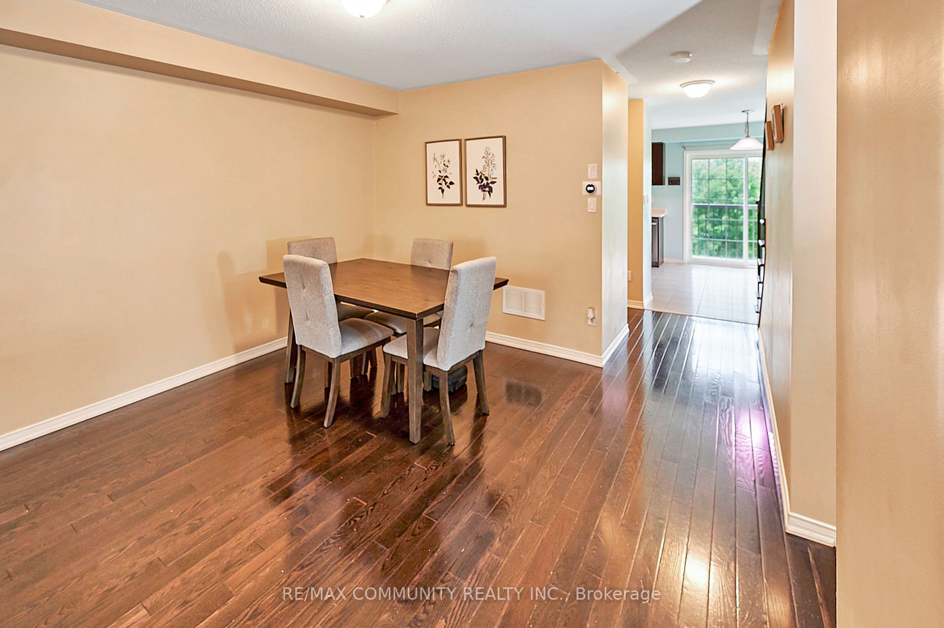 17 Reevesmere Lane