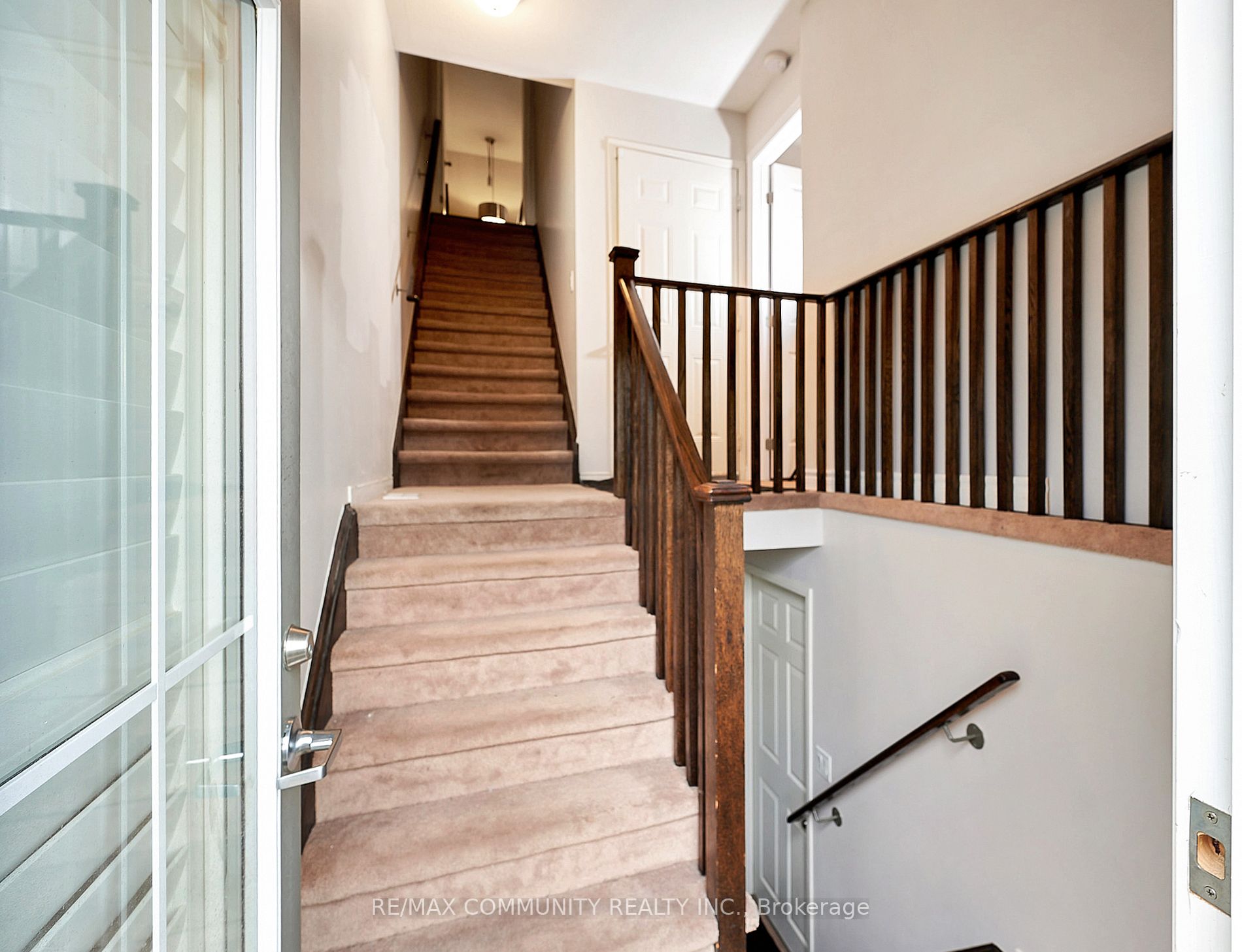 17 Reevesmere Lane