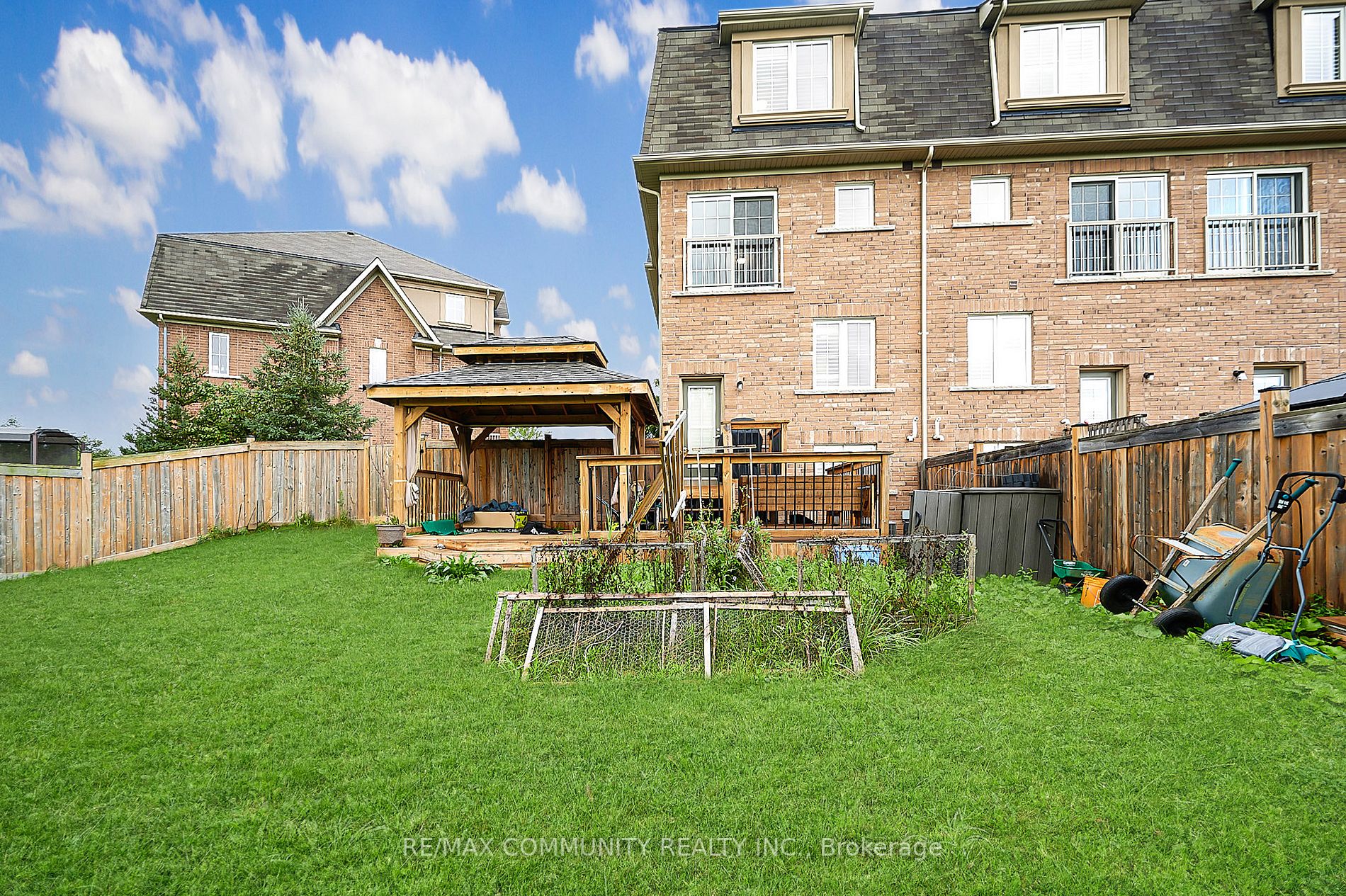 17 Reevesmere Lane