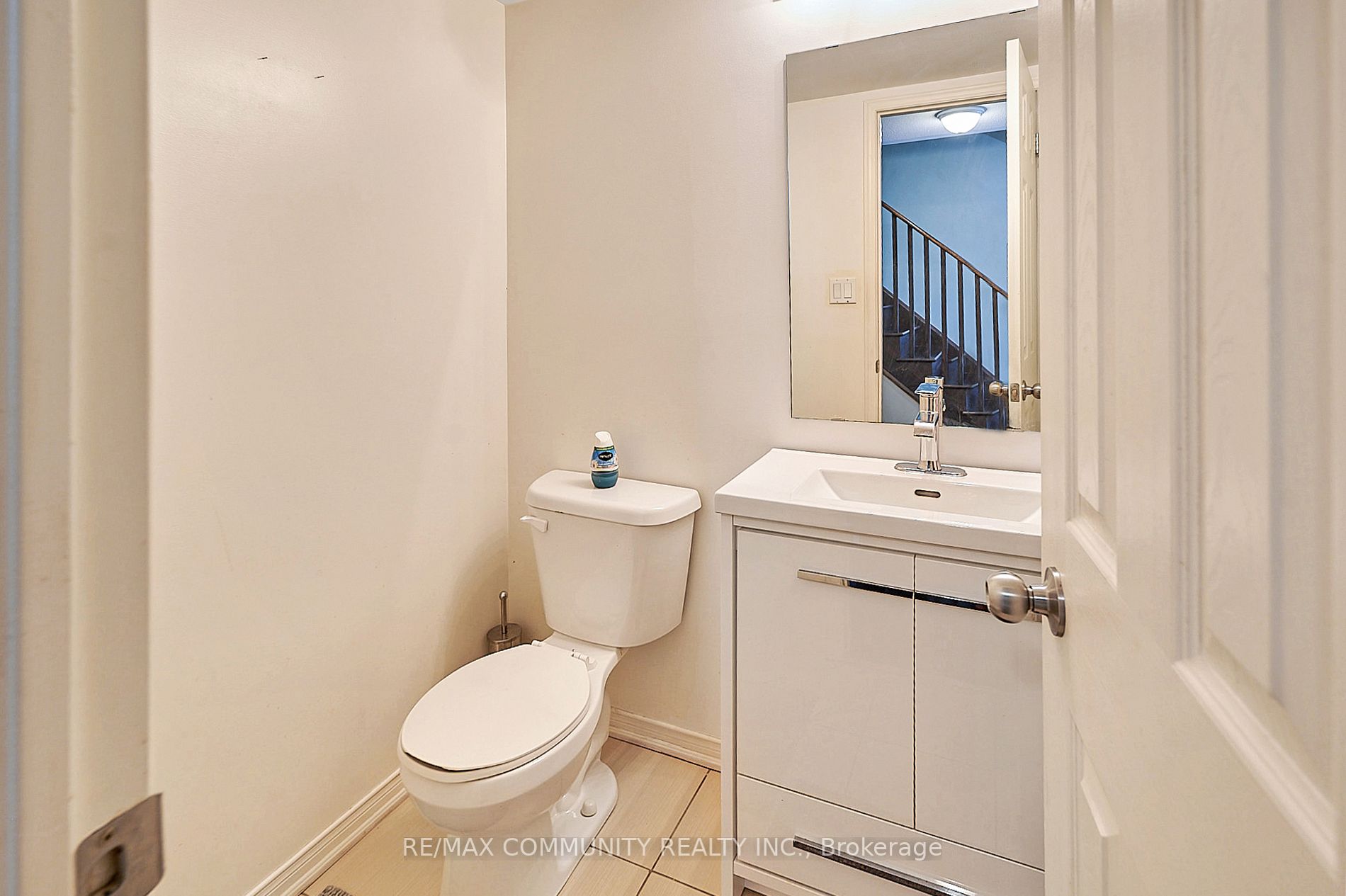 17 Reevesmere Lane