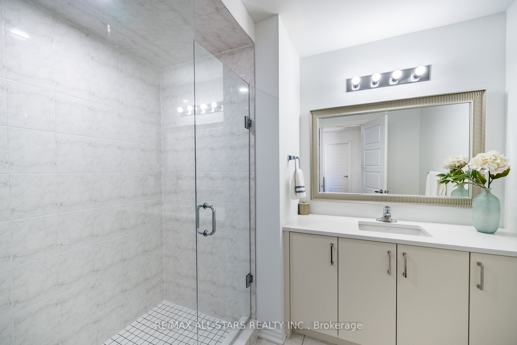 2 Closson Dr