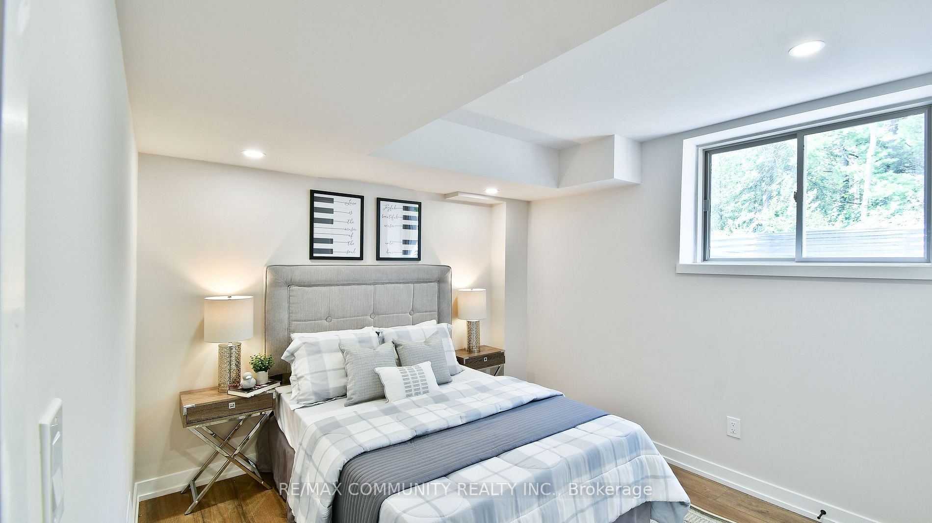 400 Finch Avenue E, #5