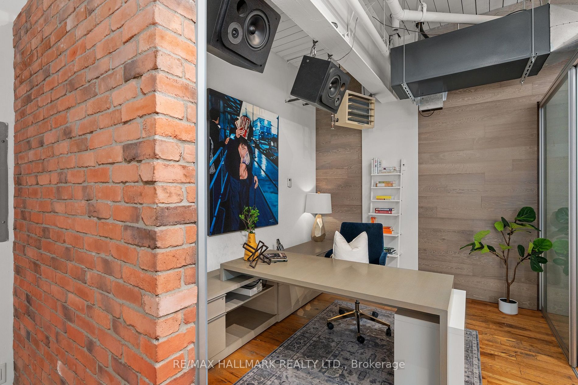 326 Carlaw Ave, #203