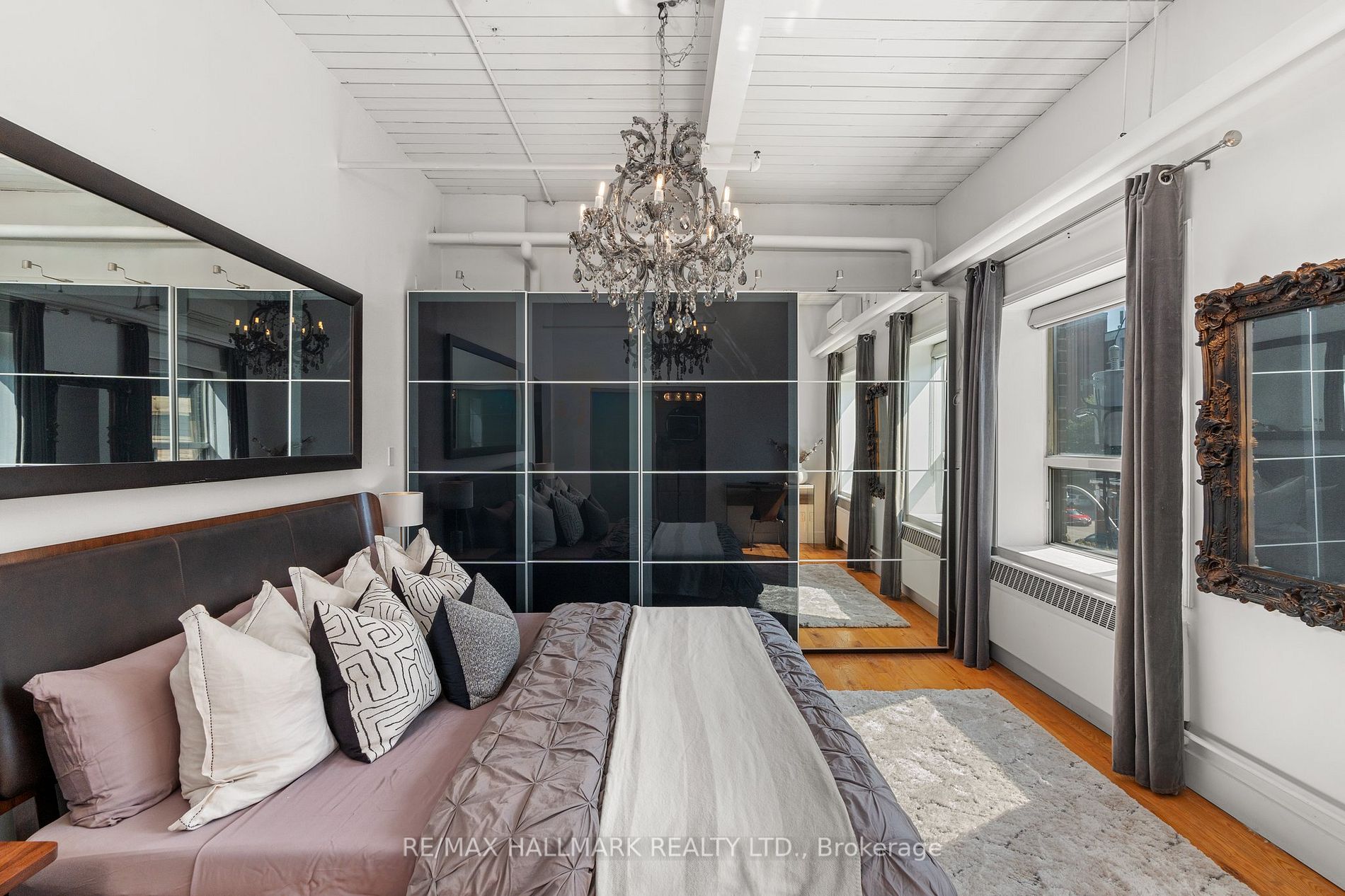 326 Carlaw Ave, #203