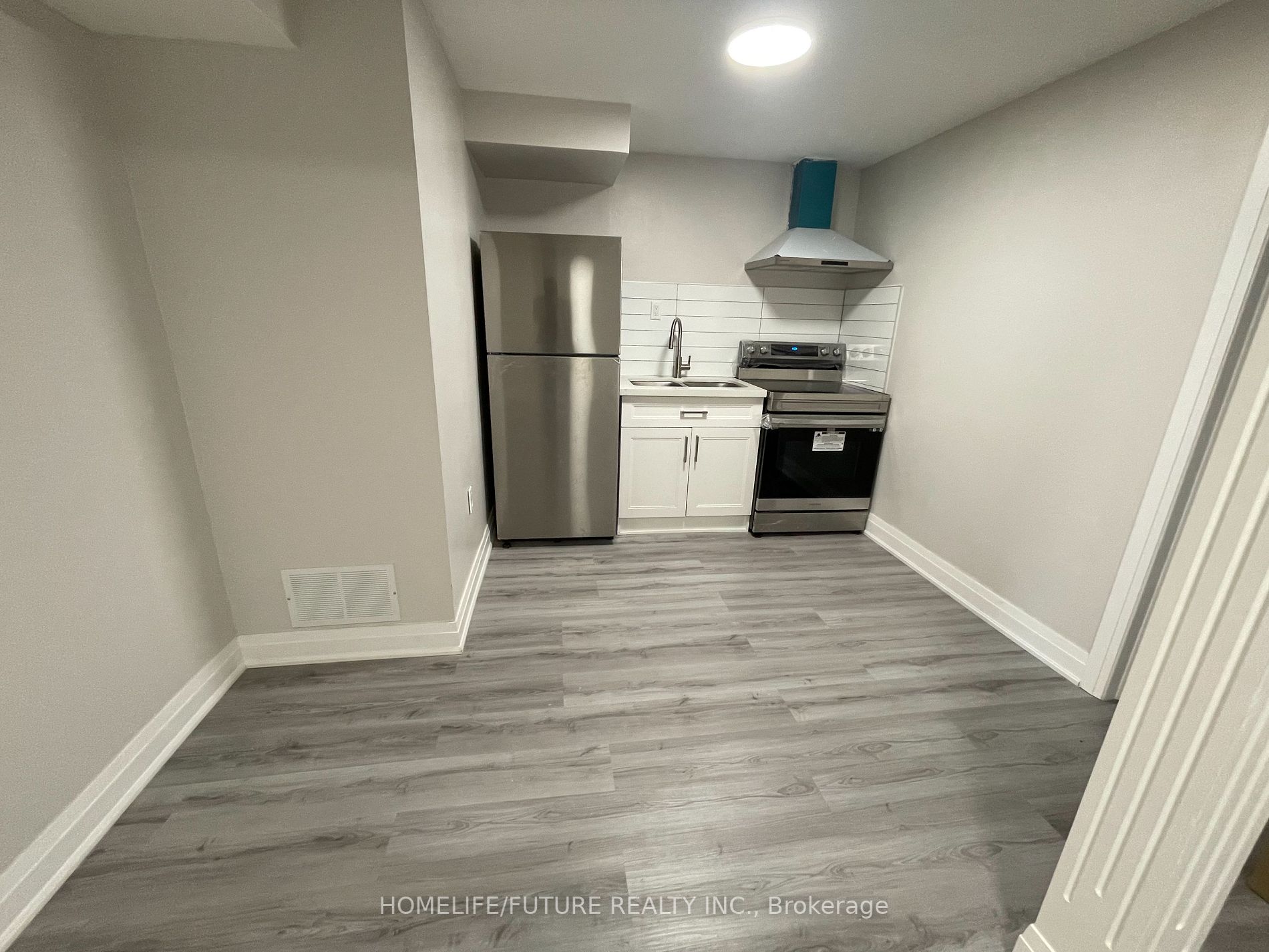 157 Murison Blvd
