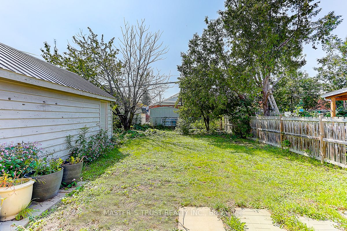 1032 Kennedy Road
