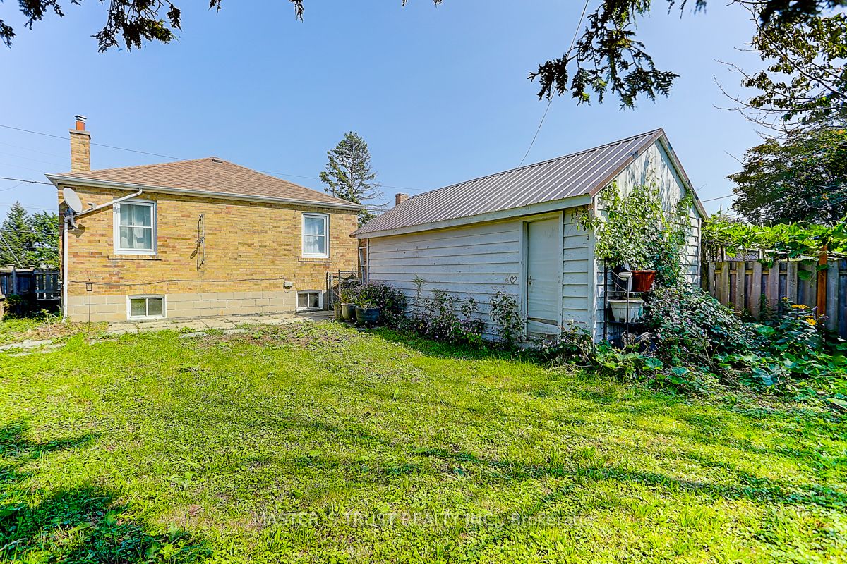 1032 Kennedy Road