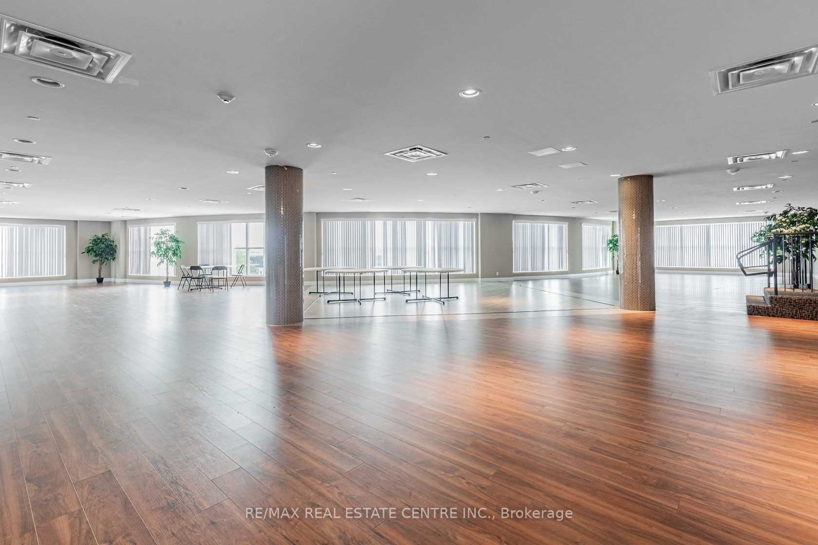 2150 Lawrence Ave, #509