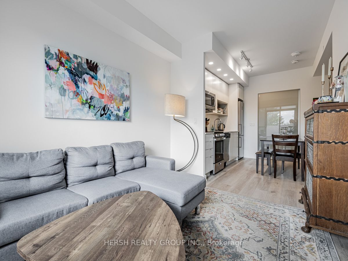 630 Greenwood Ave, #305