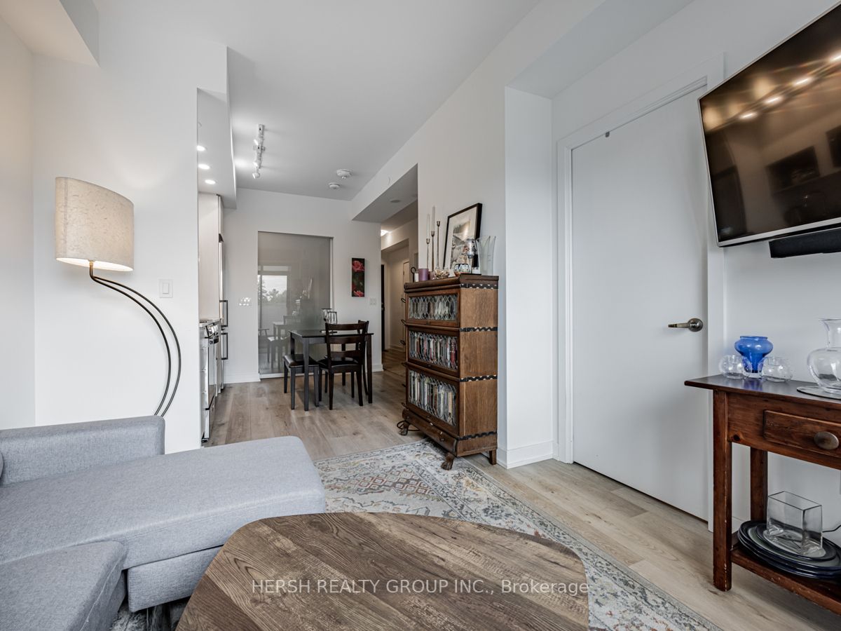 630 Greenwood Ave, #305