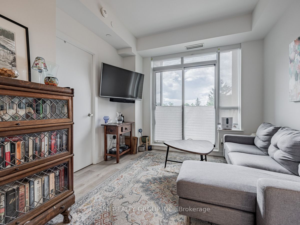 630 Greenwood Ave, #305