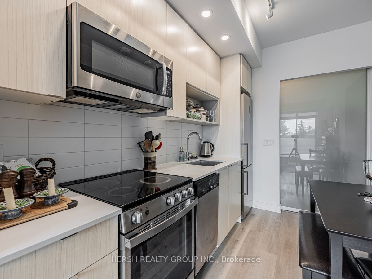 630 Greenwood Ave, #305