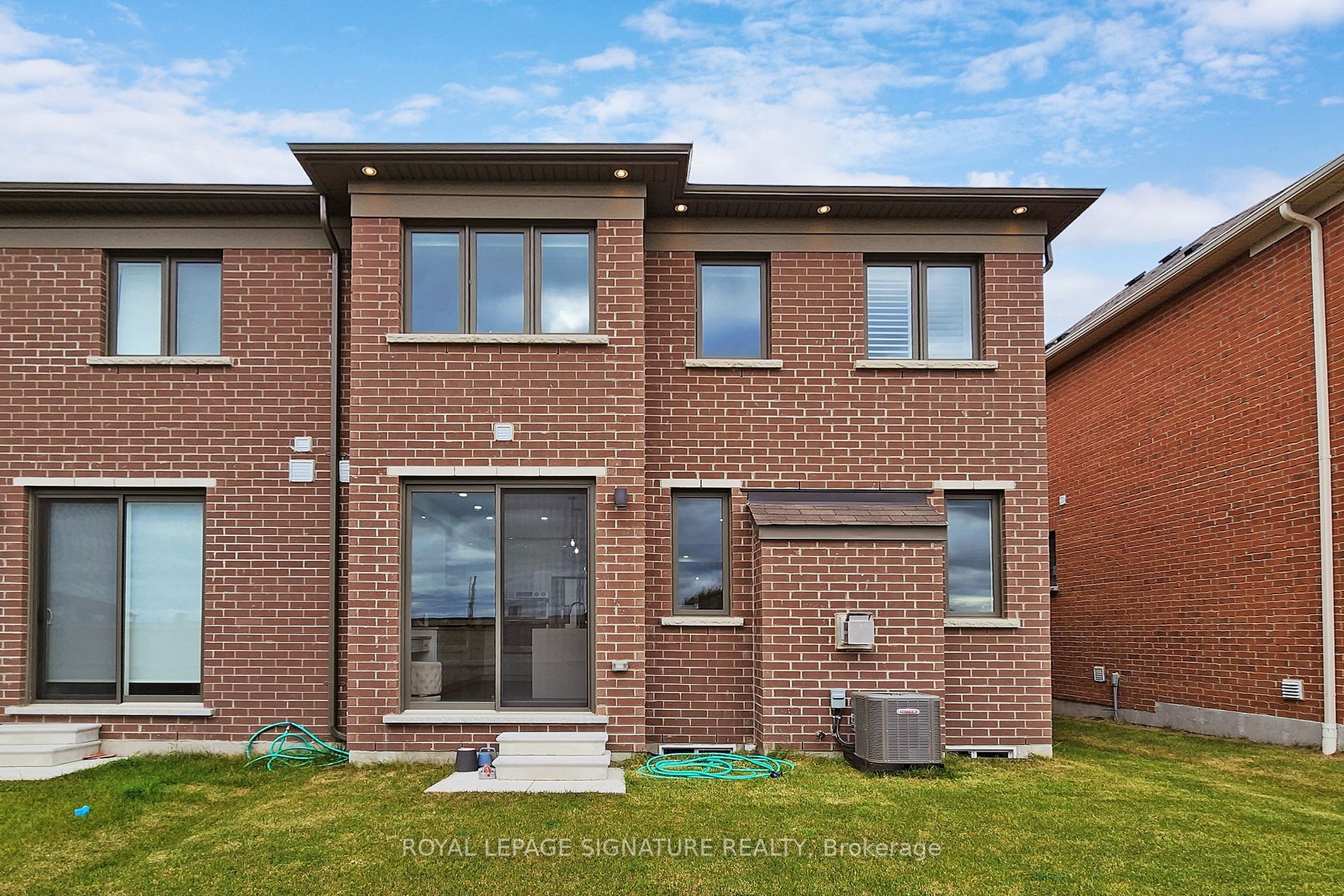 49 Broden Cres
