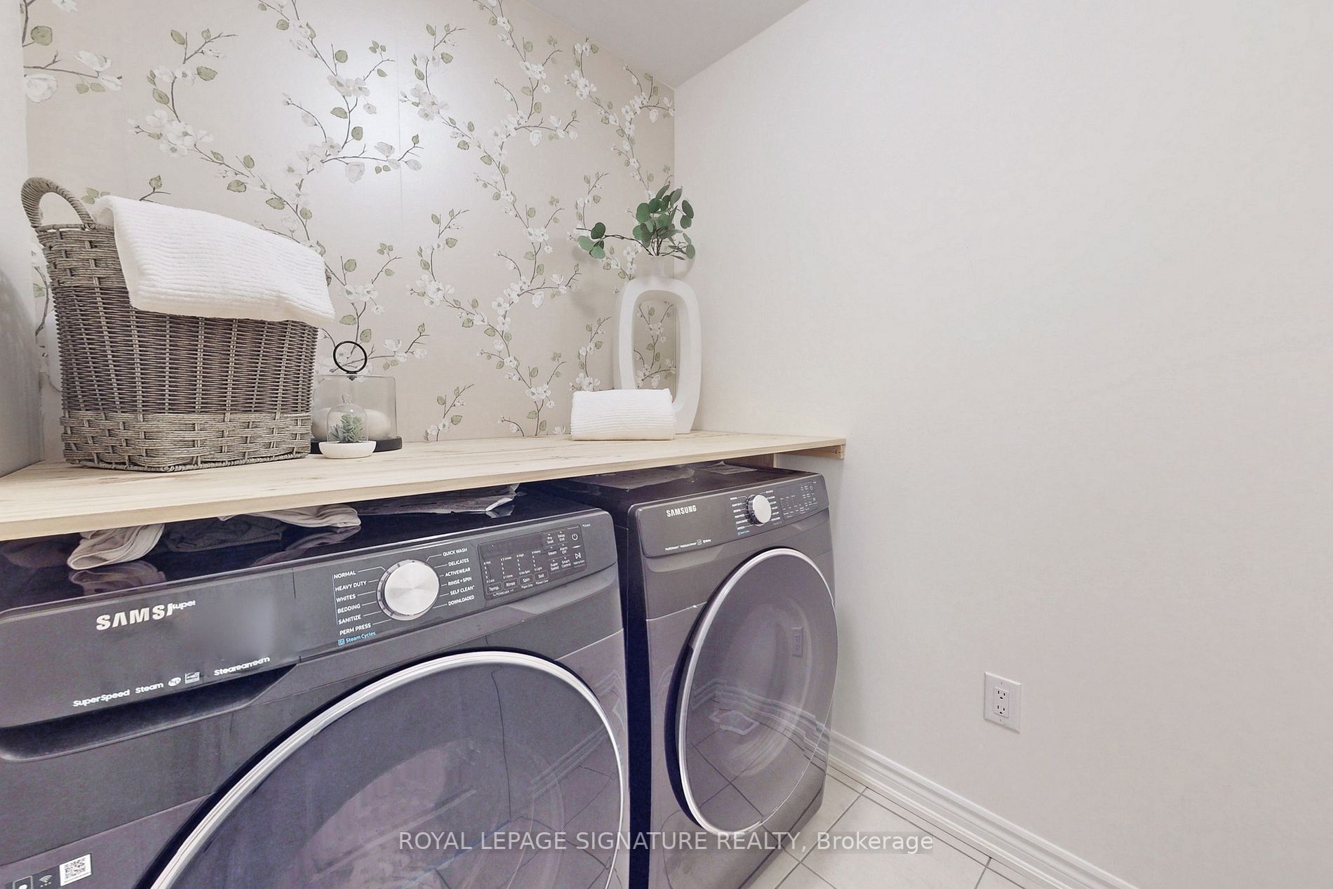 49 Broden Cres