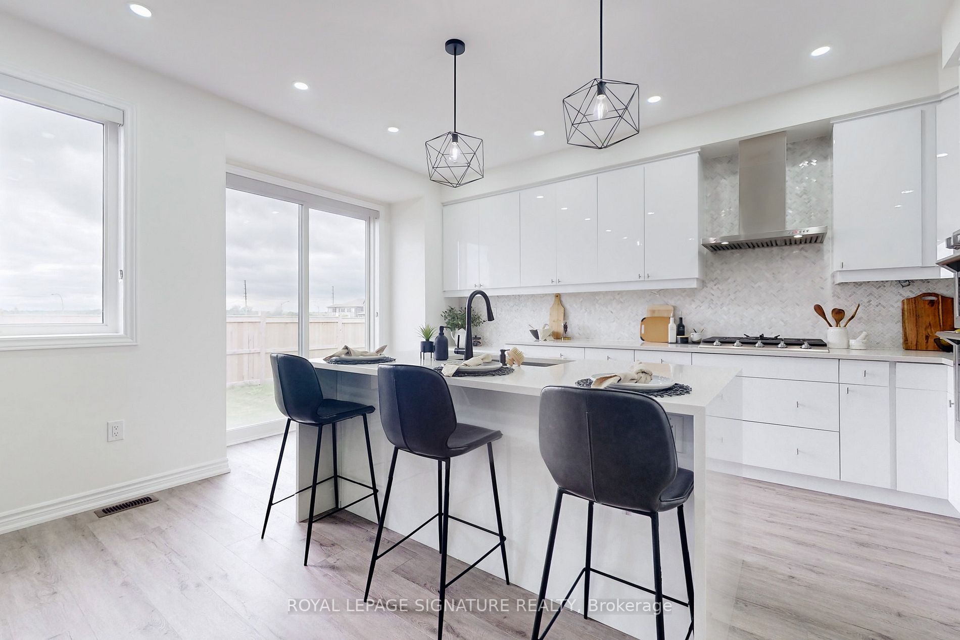 49 Broden Cres