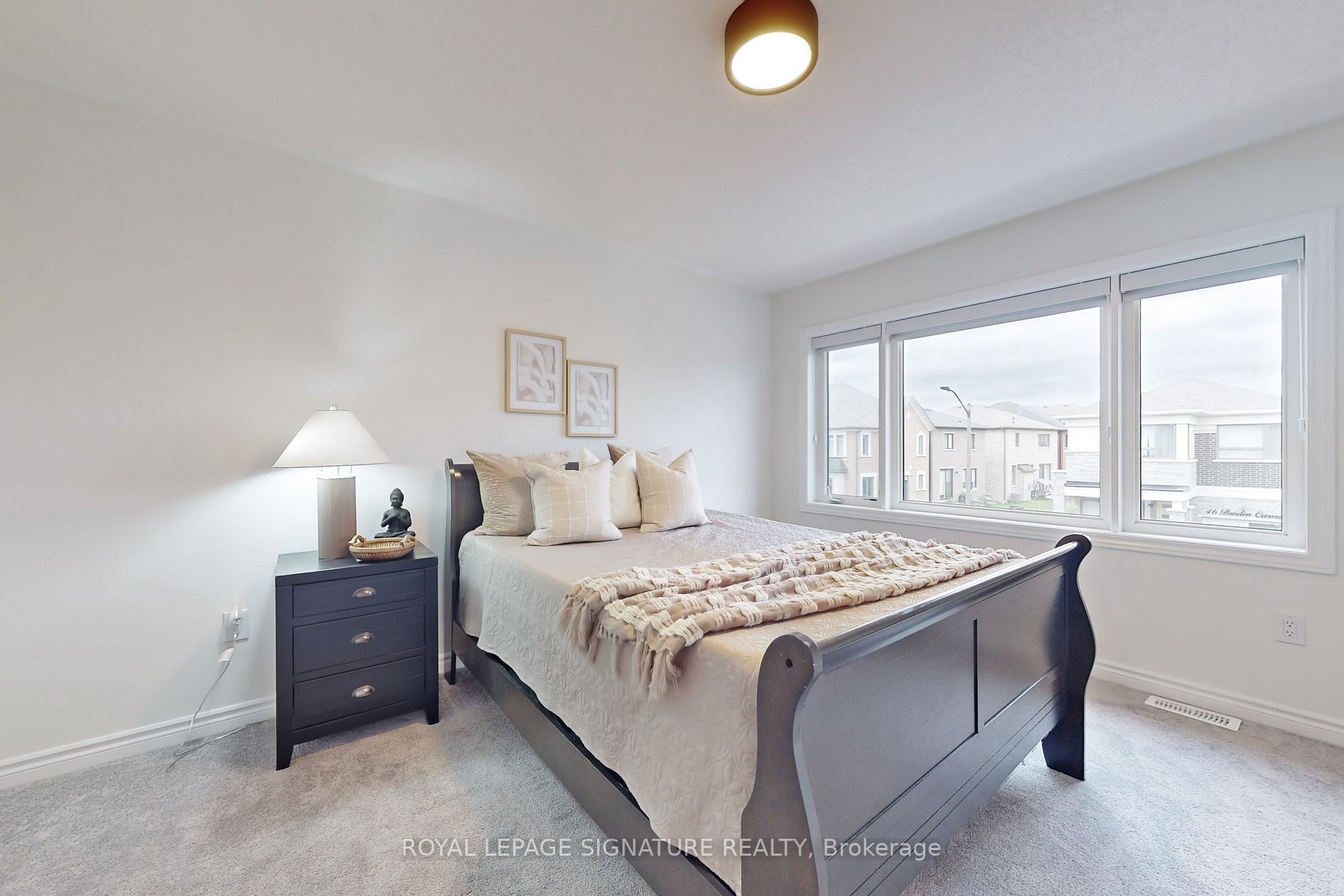 49 Broden Cres