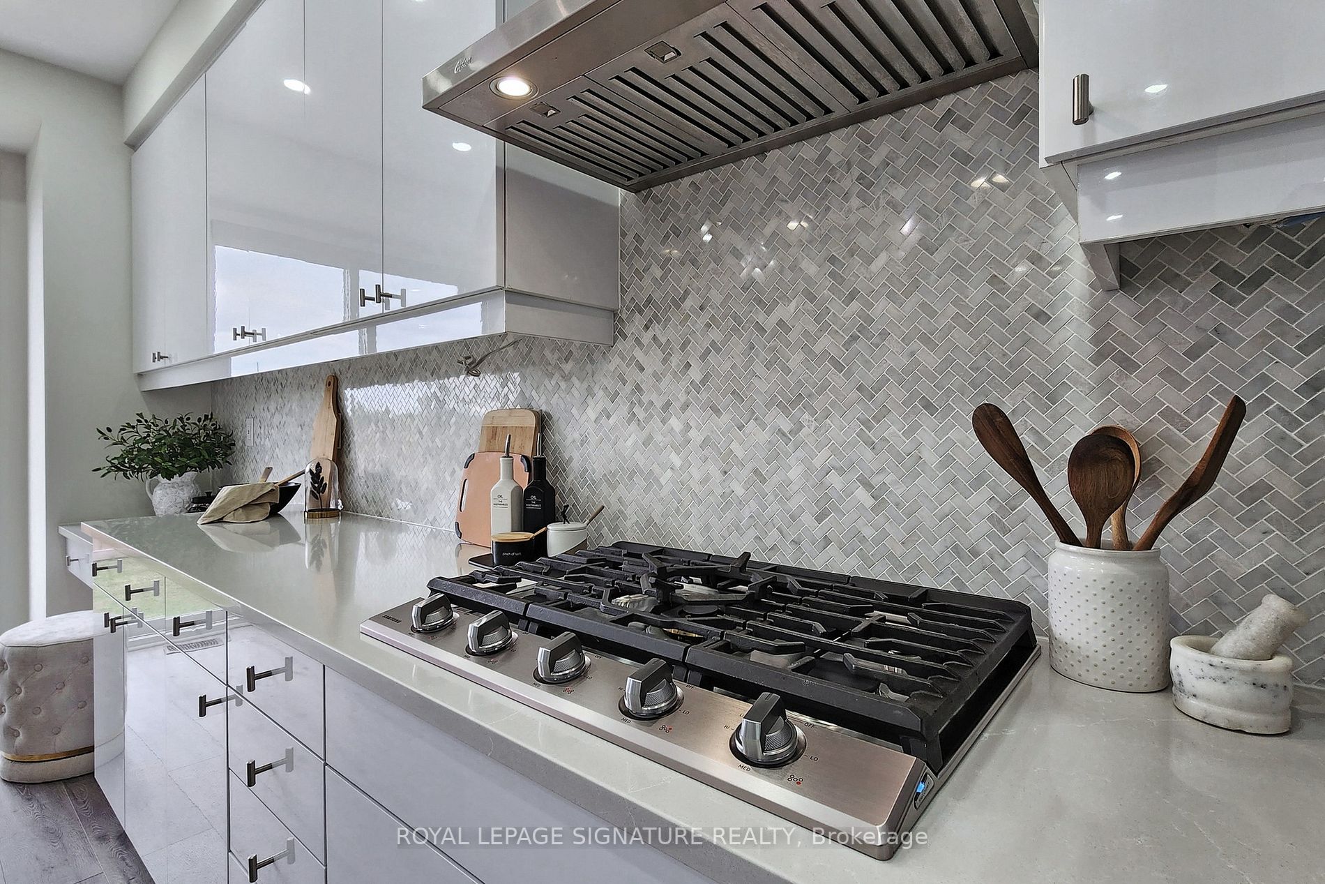 49 Broden Cres