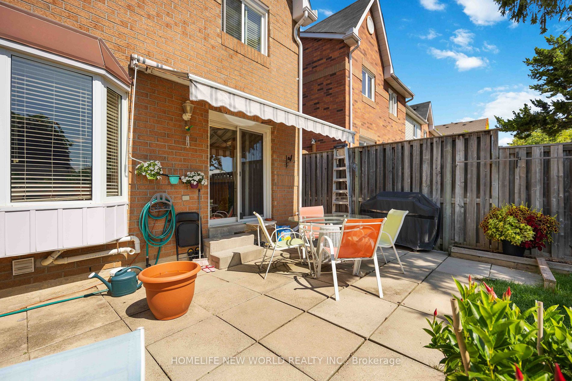 48 Mccullock Cres
