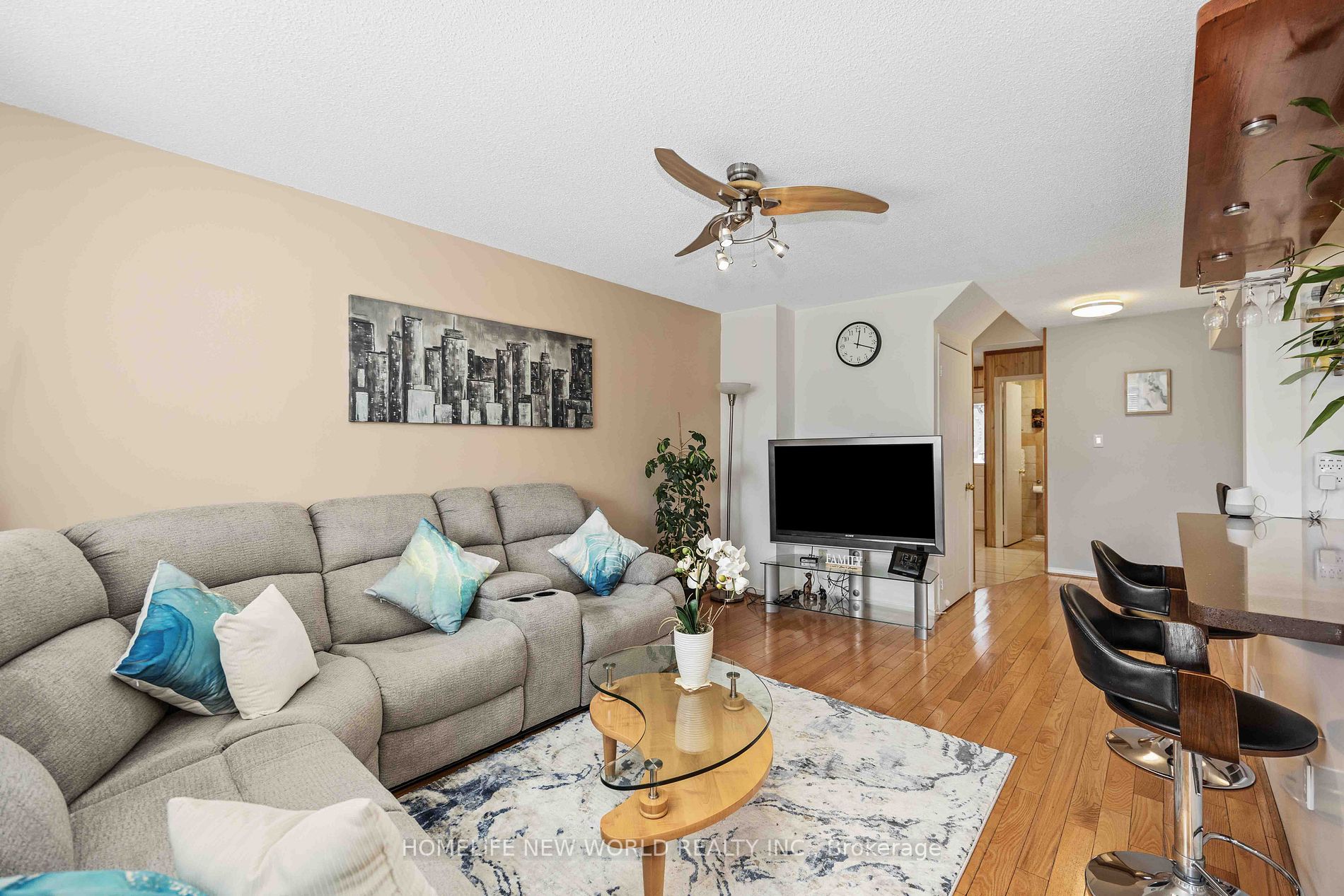 48 Mccullock Cres