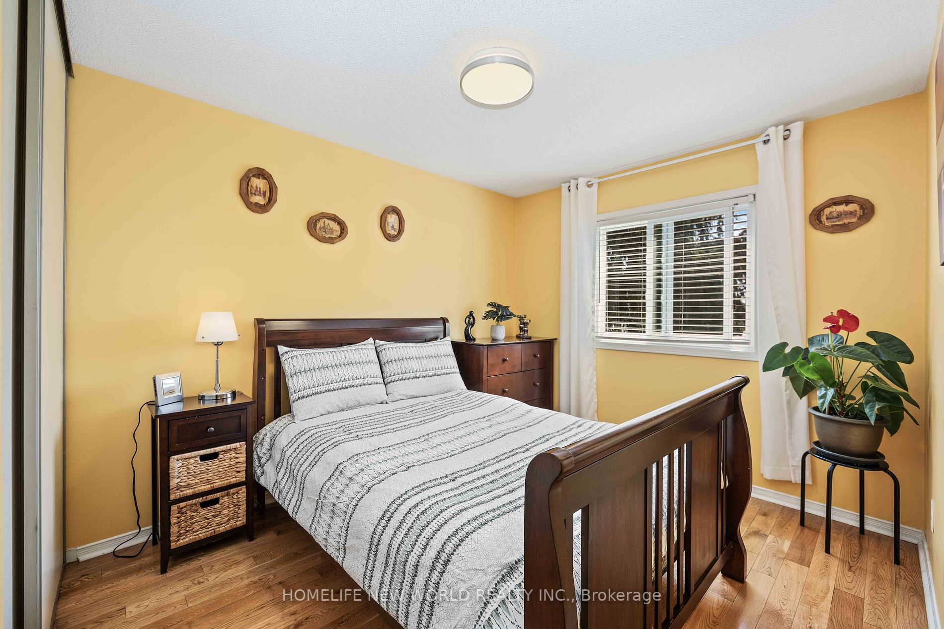 48 Mccullock Cres