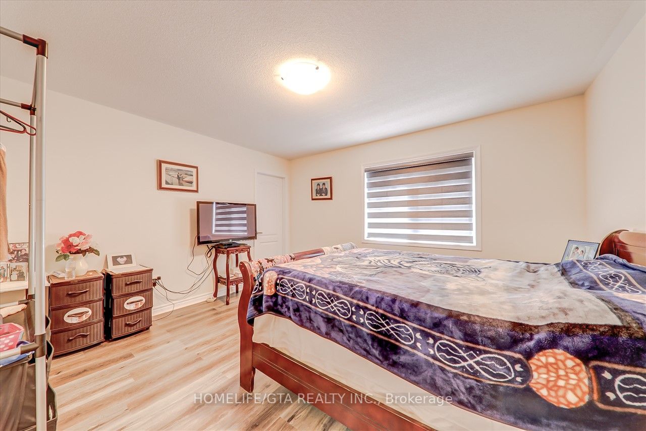 2470 Fall Harvest Cres