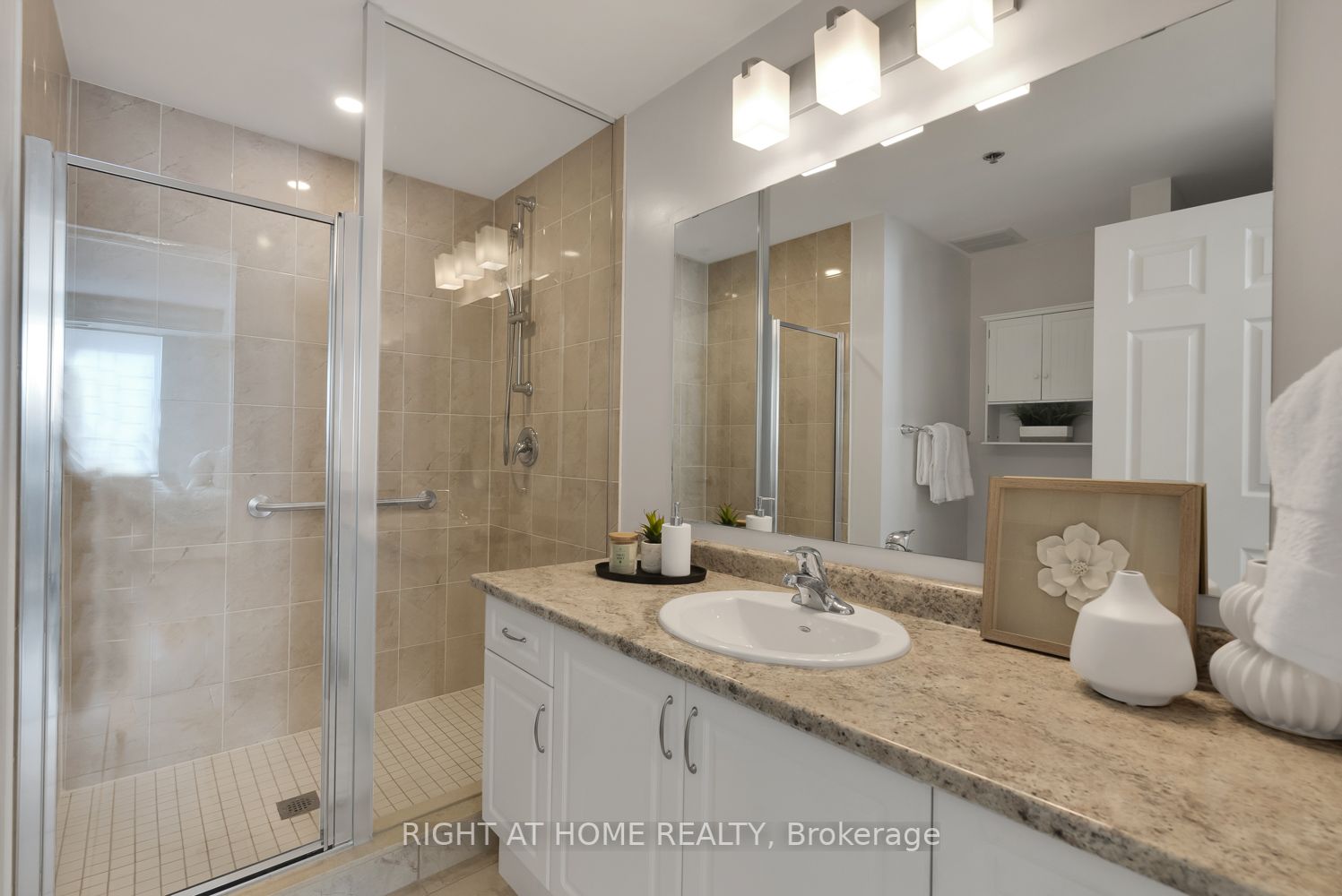 21 Brookhouse Dr, #116