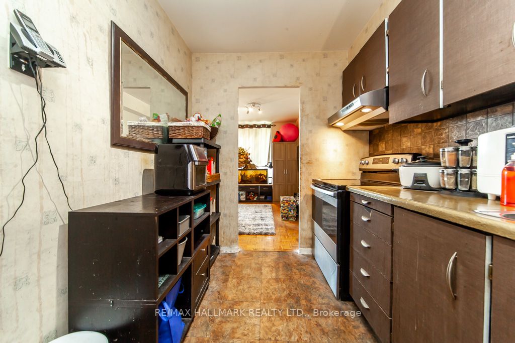 1 Massey Sq, #418